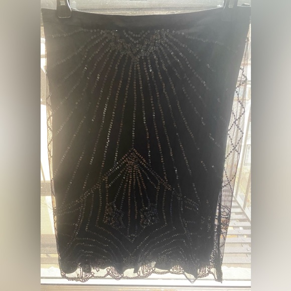 Silk and sequin embroidered layered flapper-style midi skirt - Picture 11 of 16